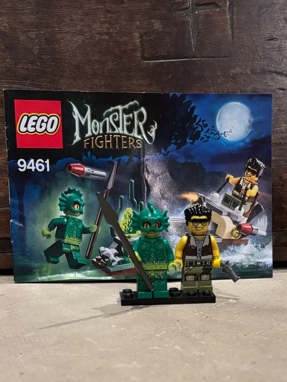 Lego Monster Fighters: 9461 The Swamp Creature and Frank Rock Minifigures - Picture 5 of 5